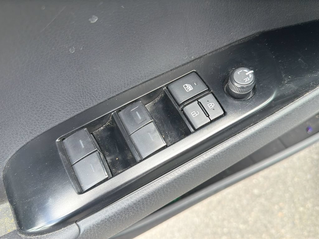 Used 2025 Toyota Camry SE FWD image 15