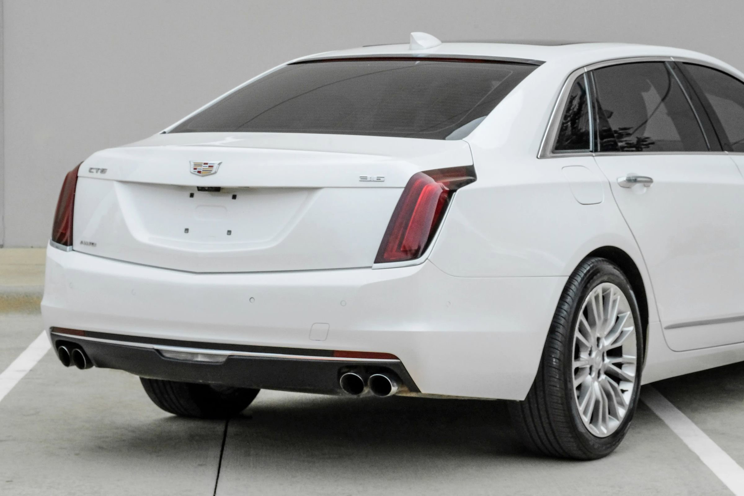 Used 2018 Cadillac CT6 Luxury w/ Active Chassis Package AWD/4WD image 5
