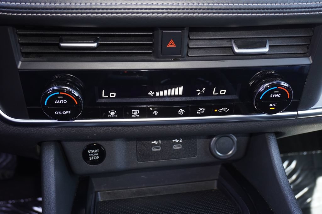 Used 2024 Nissan Rogue SV FWD image 18