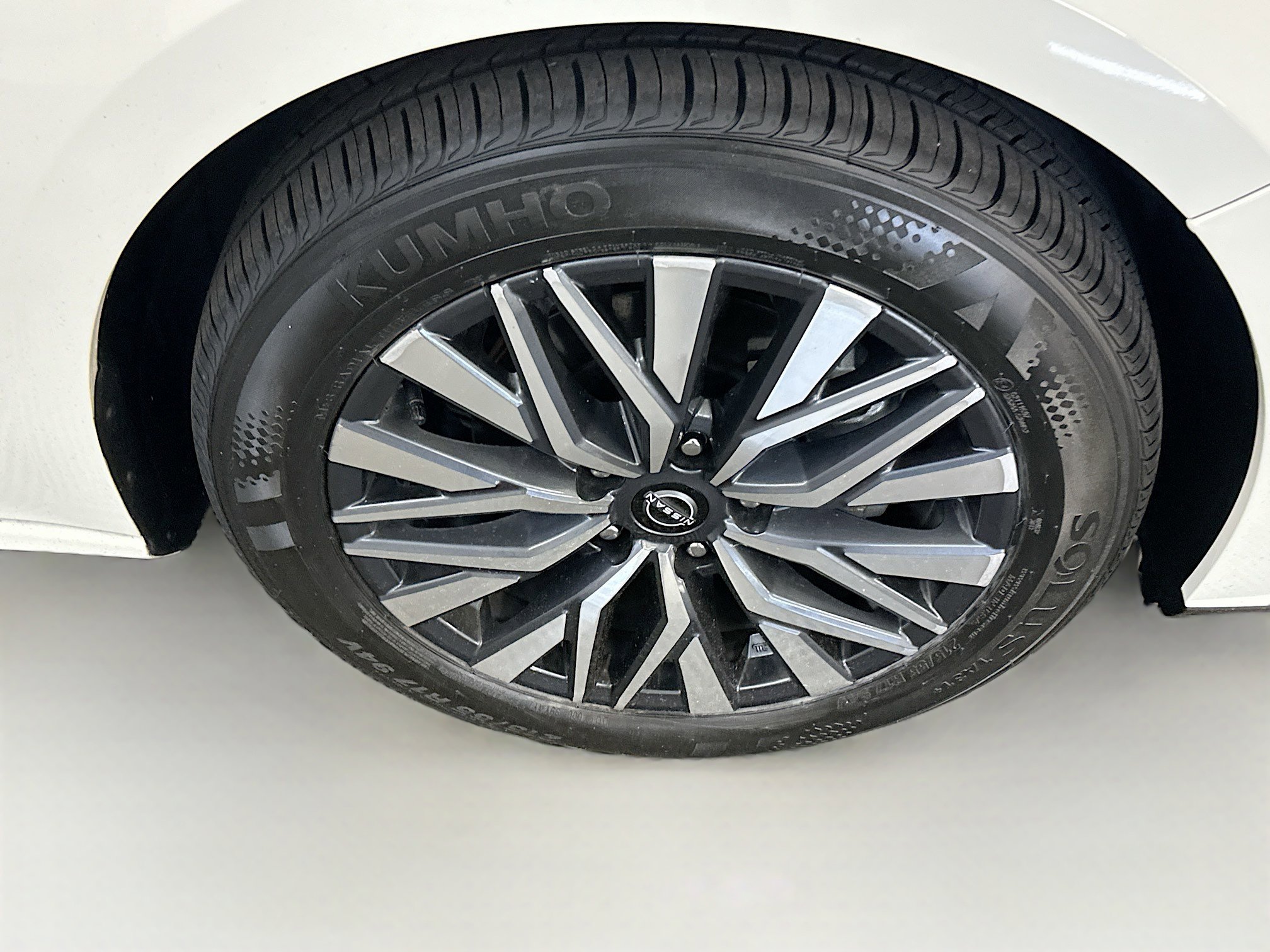 Used 2025 Nissan Altima 2.5 SV image 11