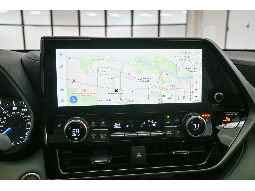 Used 2025 Toyota Highlander XLE image 47