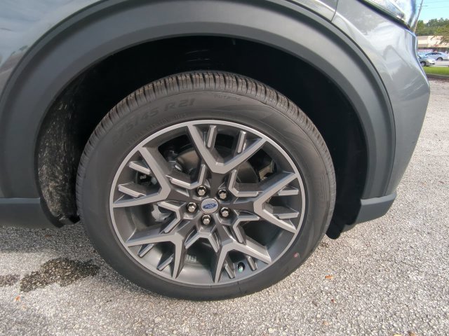 New 2027 Ford Explorer Platinum w/ 3.0L Ultimate Package RWD image 12