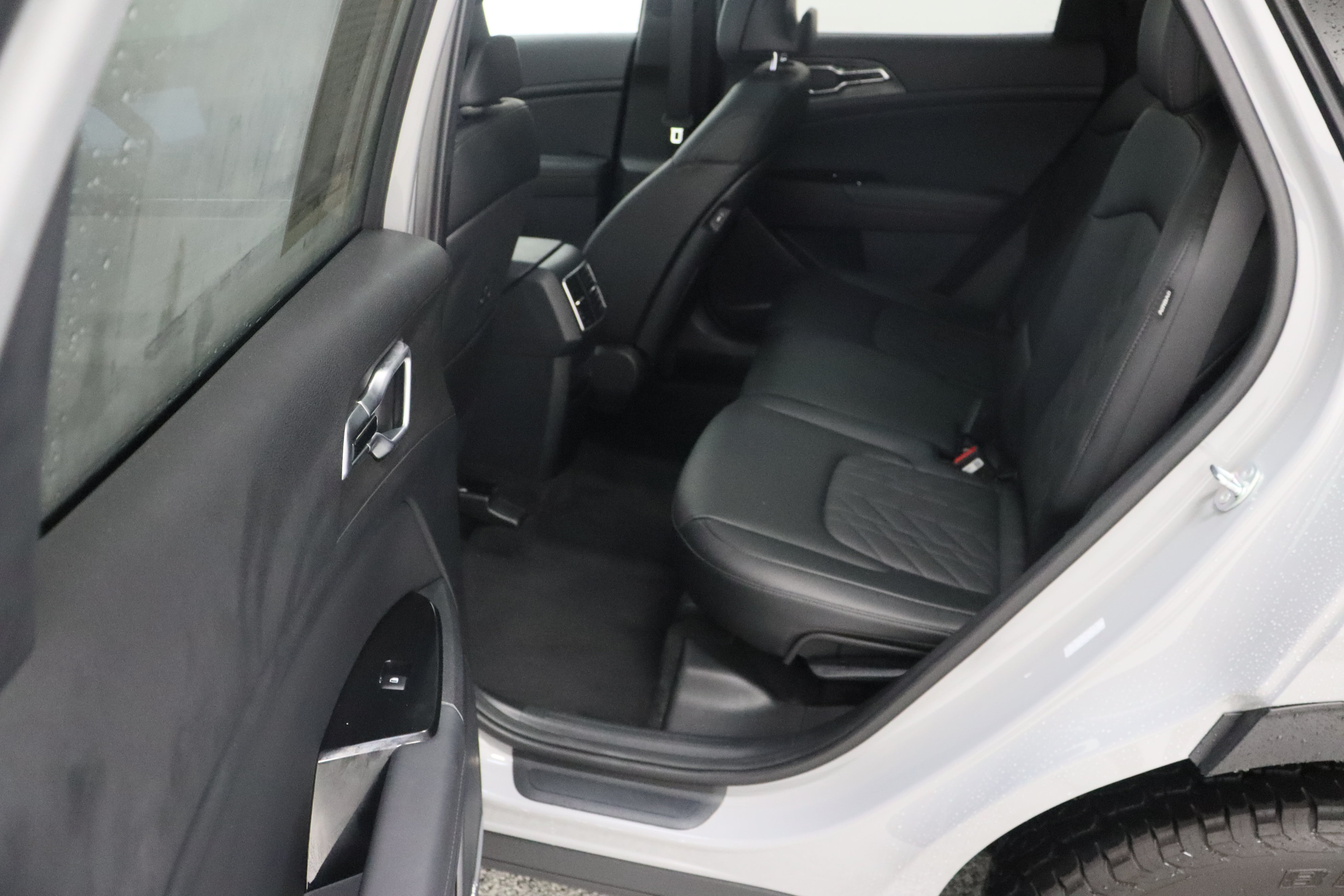Used 2025 Kia Sportage X-Pro AWD/4WD image 31