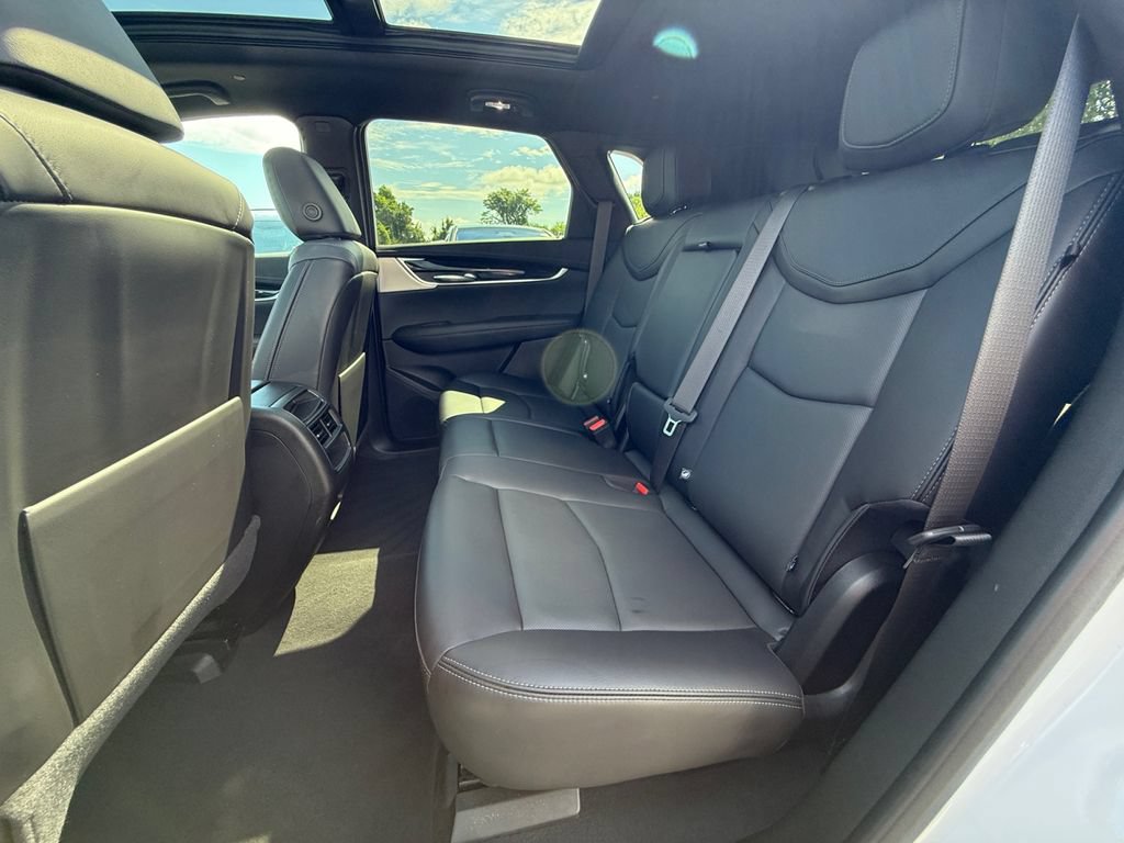 Used 2025 Cadillac XT5 Premium Luxury w/ Technology Package AWD/4WD image 24