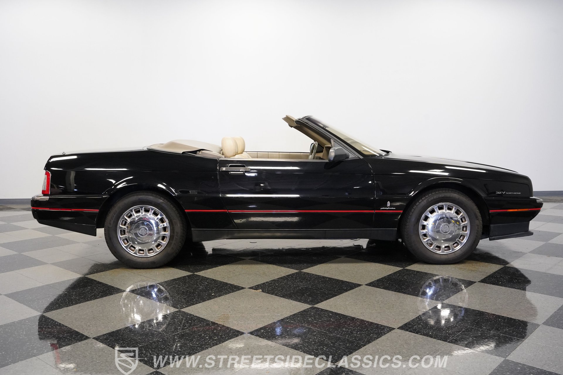 Used 1993 Cadillac Allante FWD image 15