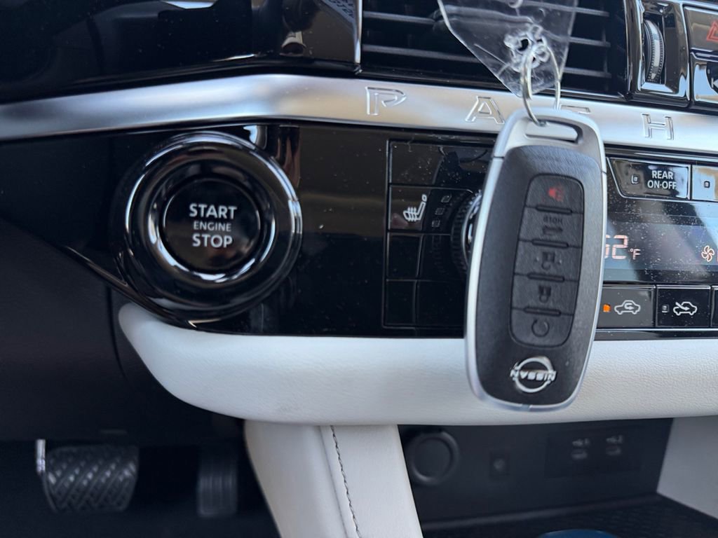 New 2026 Nissan Pathfinder SL w/ SL Premium Package AWD/4WD image 28