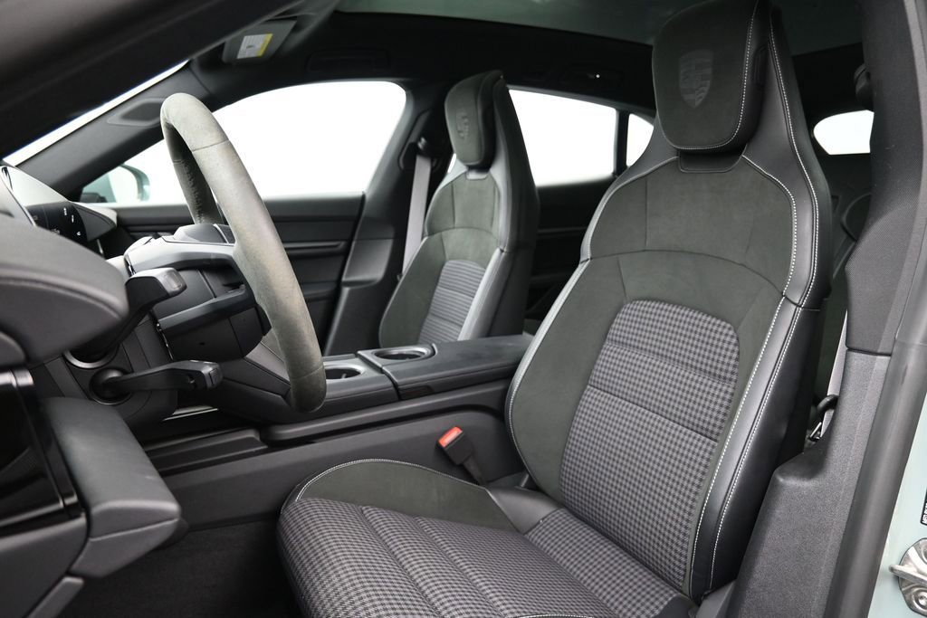 Certified 2025 Porsche Taycan 4S AWD/4WD image 5