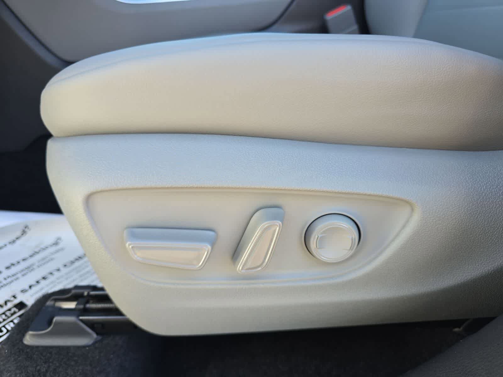 Certified 2025 Toyota Highlander XLE AWD/4WD image 18