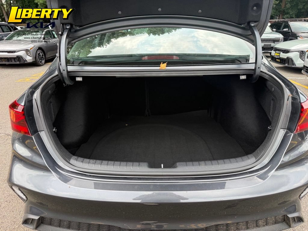 Used 2023 Kia Forte LXS FWD image 11