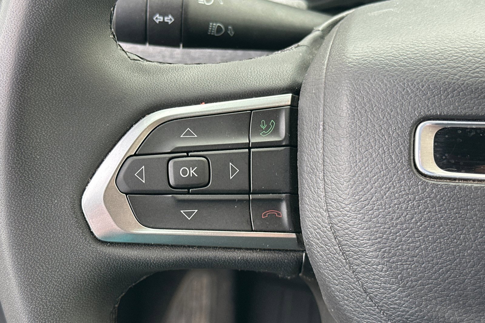 Used 2024 Jeep Compass Latitude image 35