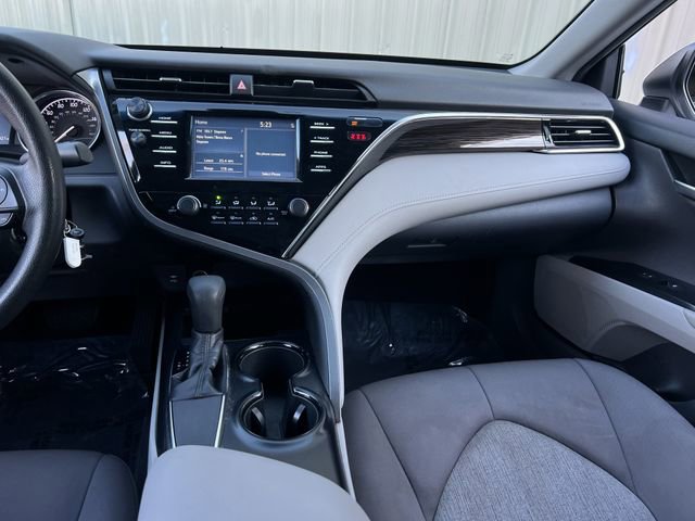 Used 2018 Toyota Camry L image 14