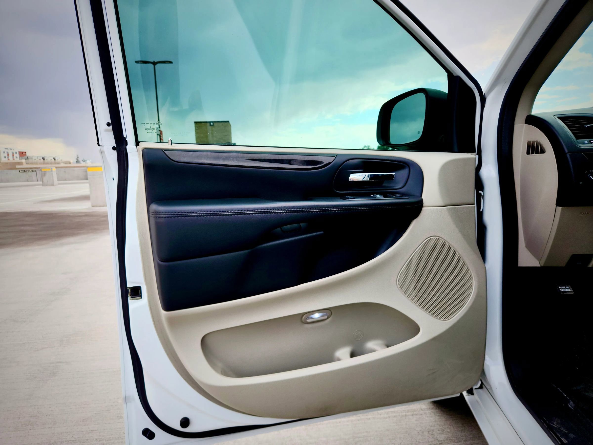 Used 2015 Dodge Grand Caravan SE w/ Quick Order Package 29E SE image 16