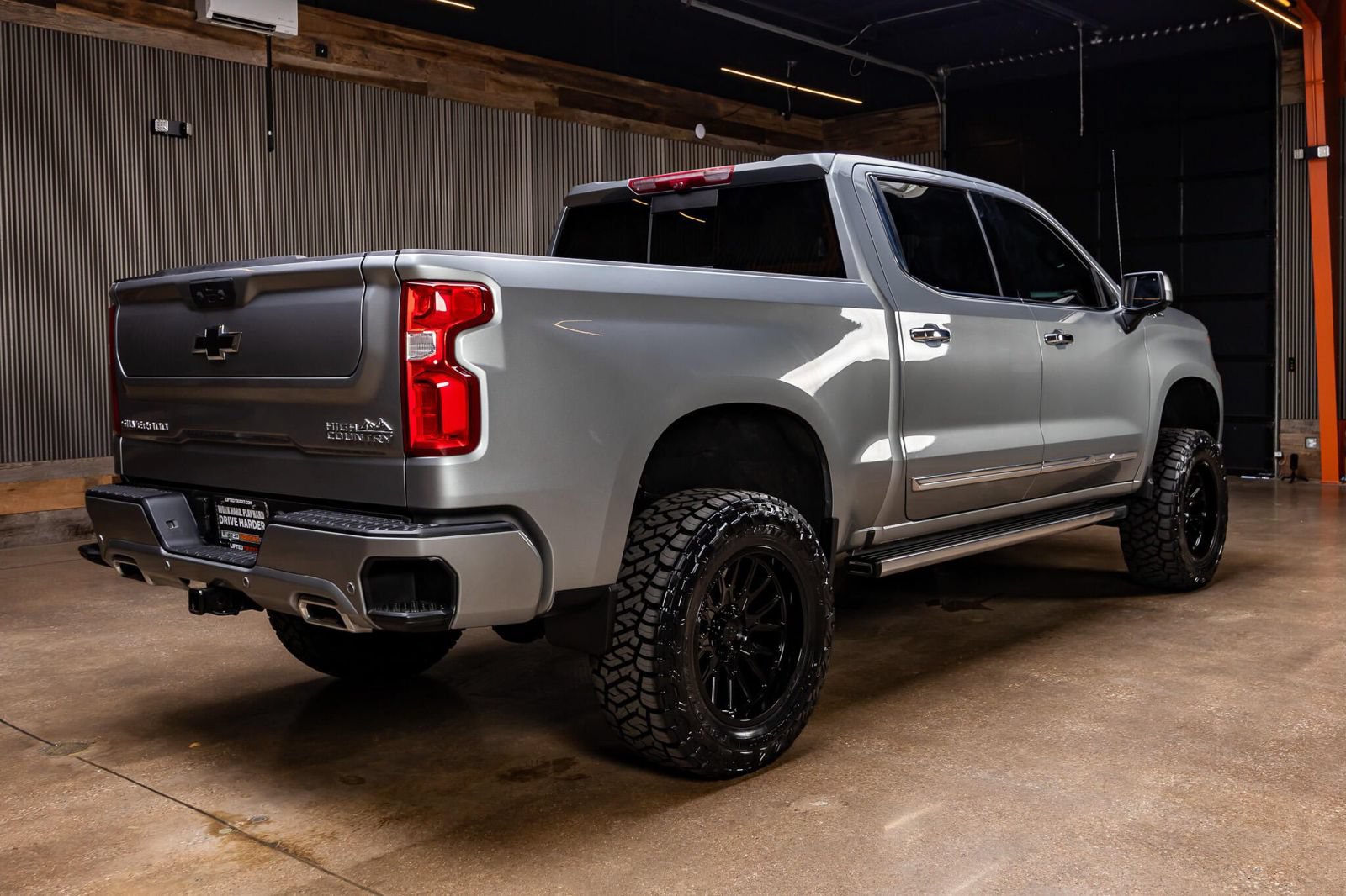Used 2025 Chevrolet Silverado 1500 High Country AWD/4WD image 10