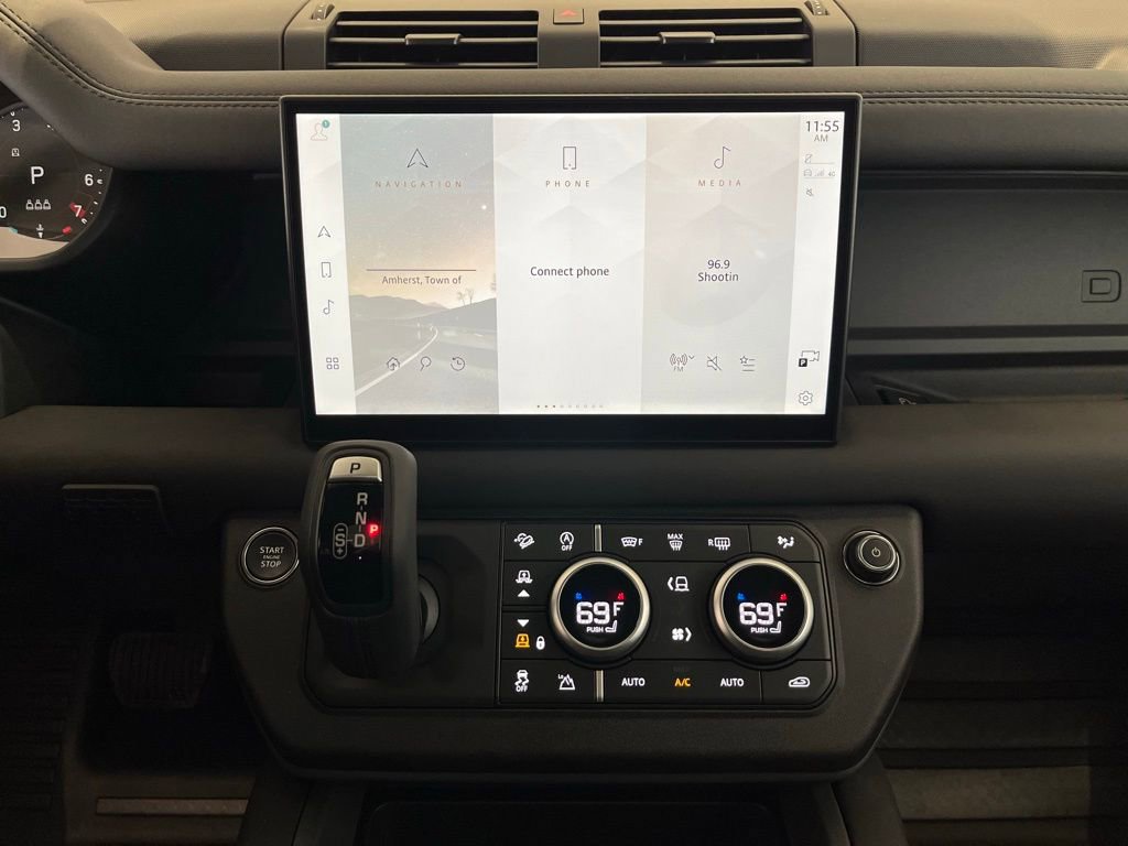 Used 2025 Land Rover Defender 110 X-Dynamic SE image 33