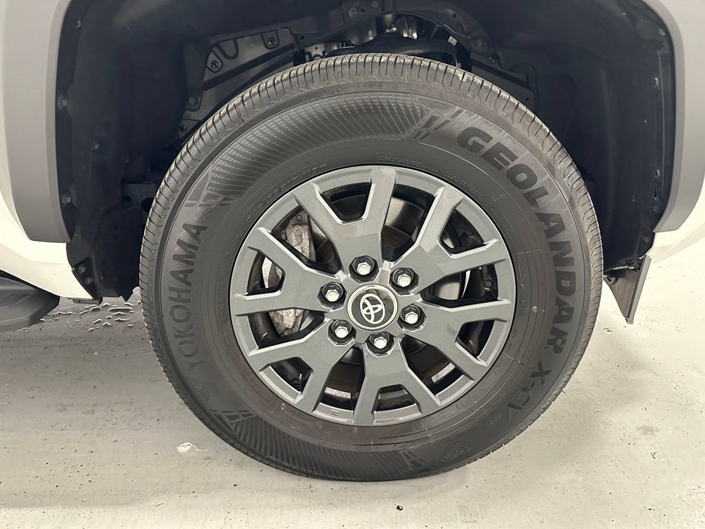 Used 2025 Toyota 4Runner SR5 AWD/4WD image 60