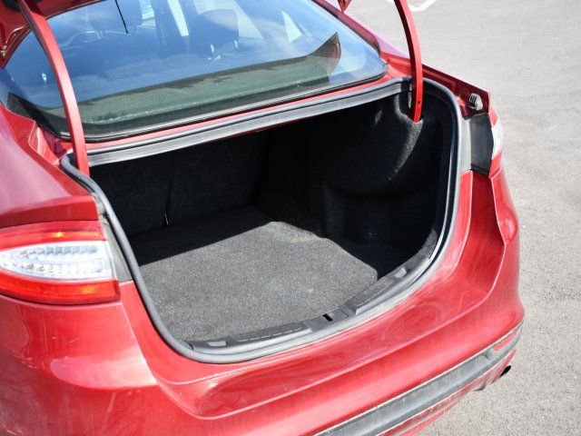 Used 2015 Ford Fusion SE w/ Equipment Group 201A image 22