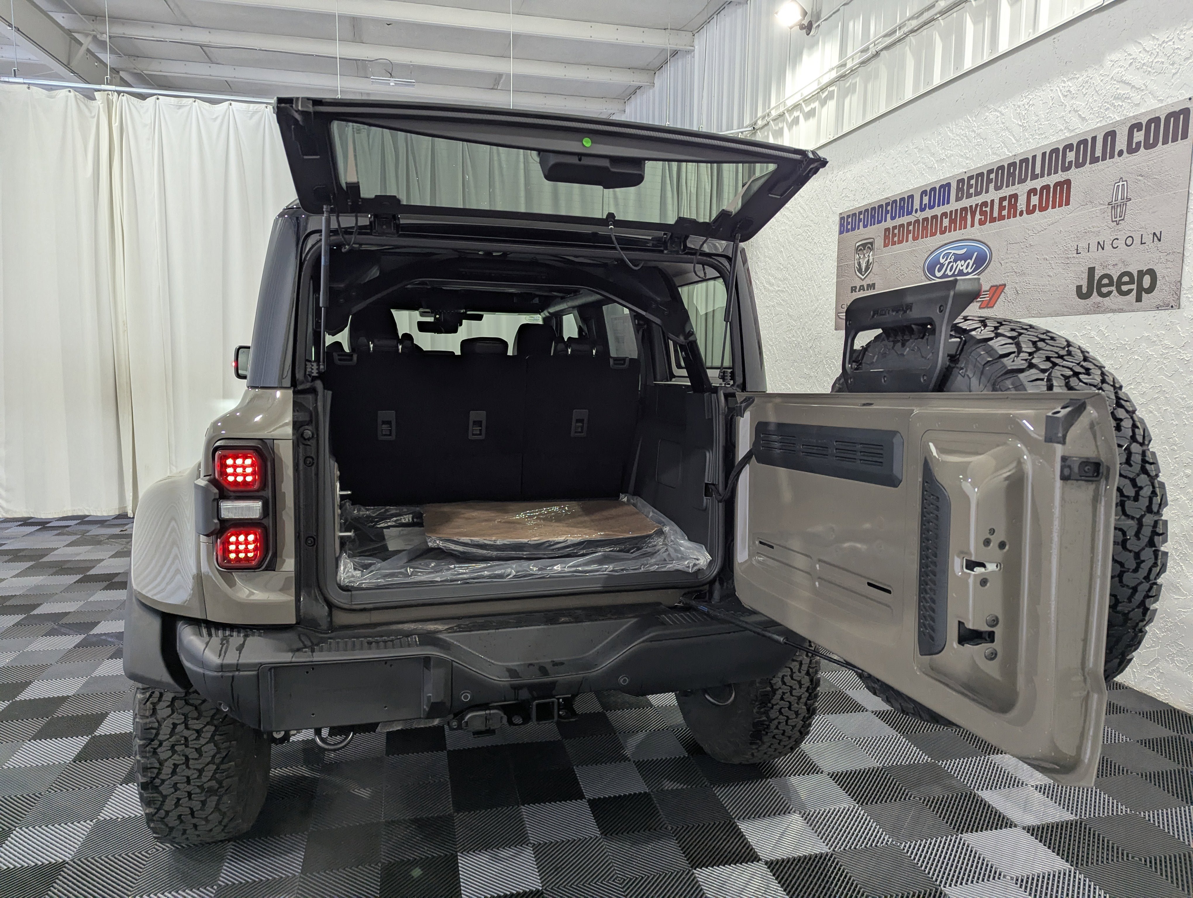 New 2026 Ford Bronco Raptor AWD/4WD image 13