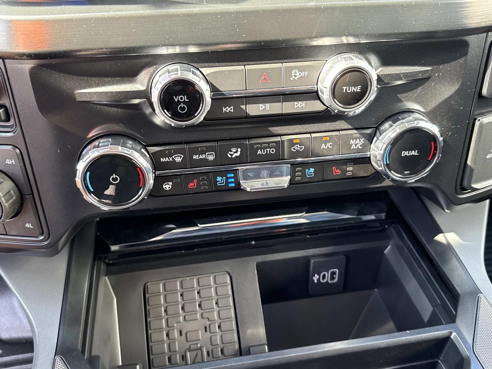 New 2026 Ford F550 4x4 Crew Cab image 15