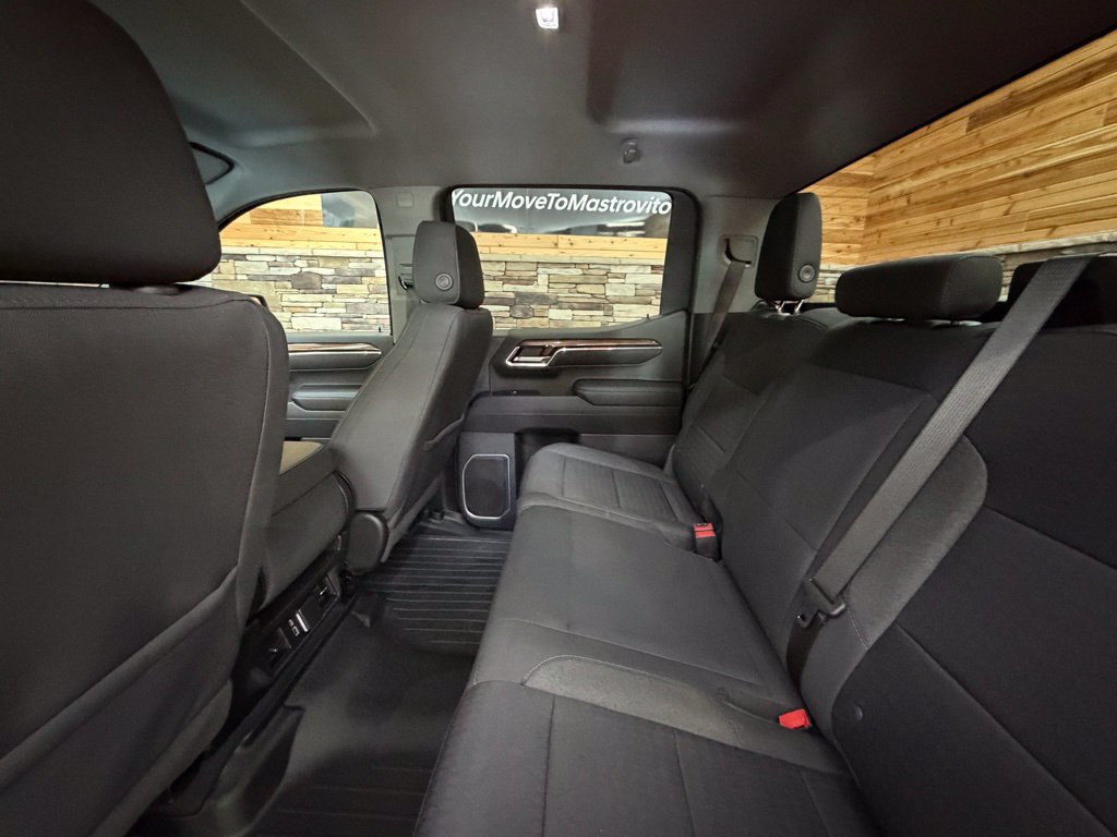 Used 2023 Chevrolet Silverado 1500 LT AWD/4WD image 28