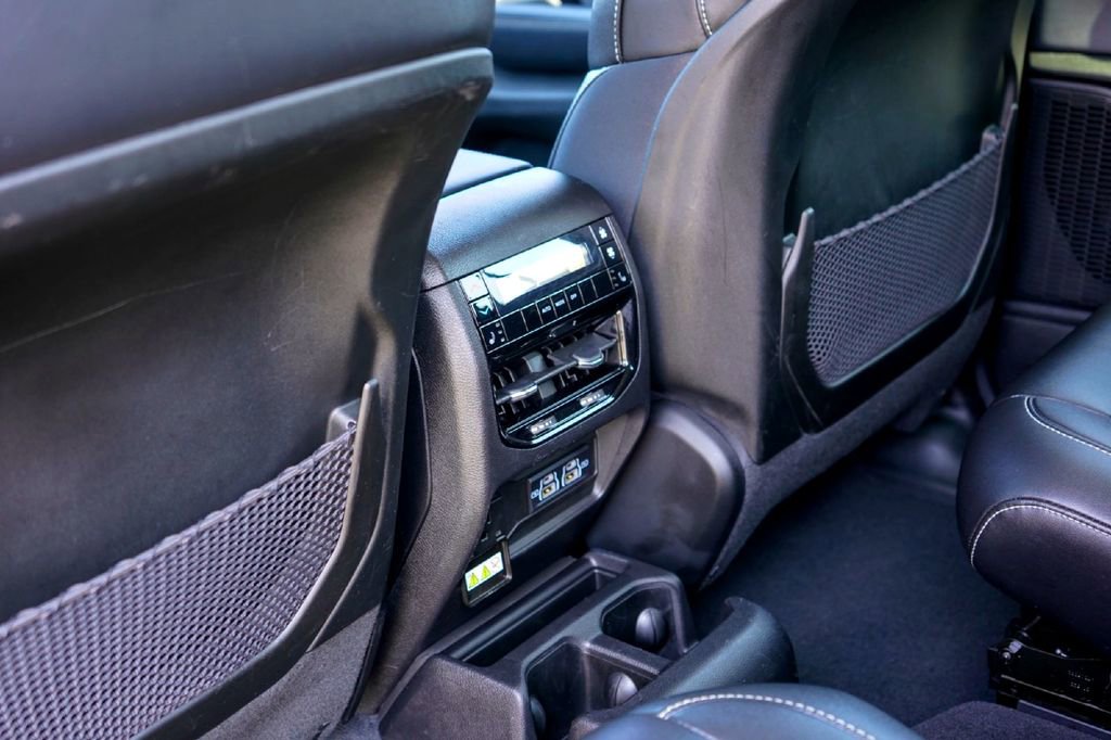 Used 2023 Jeep Grand Cherokee L Limited image 19