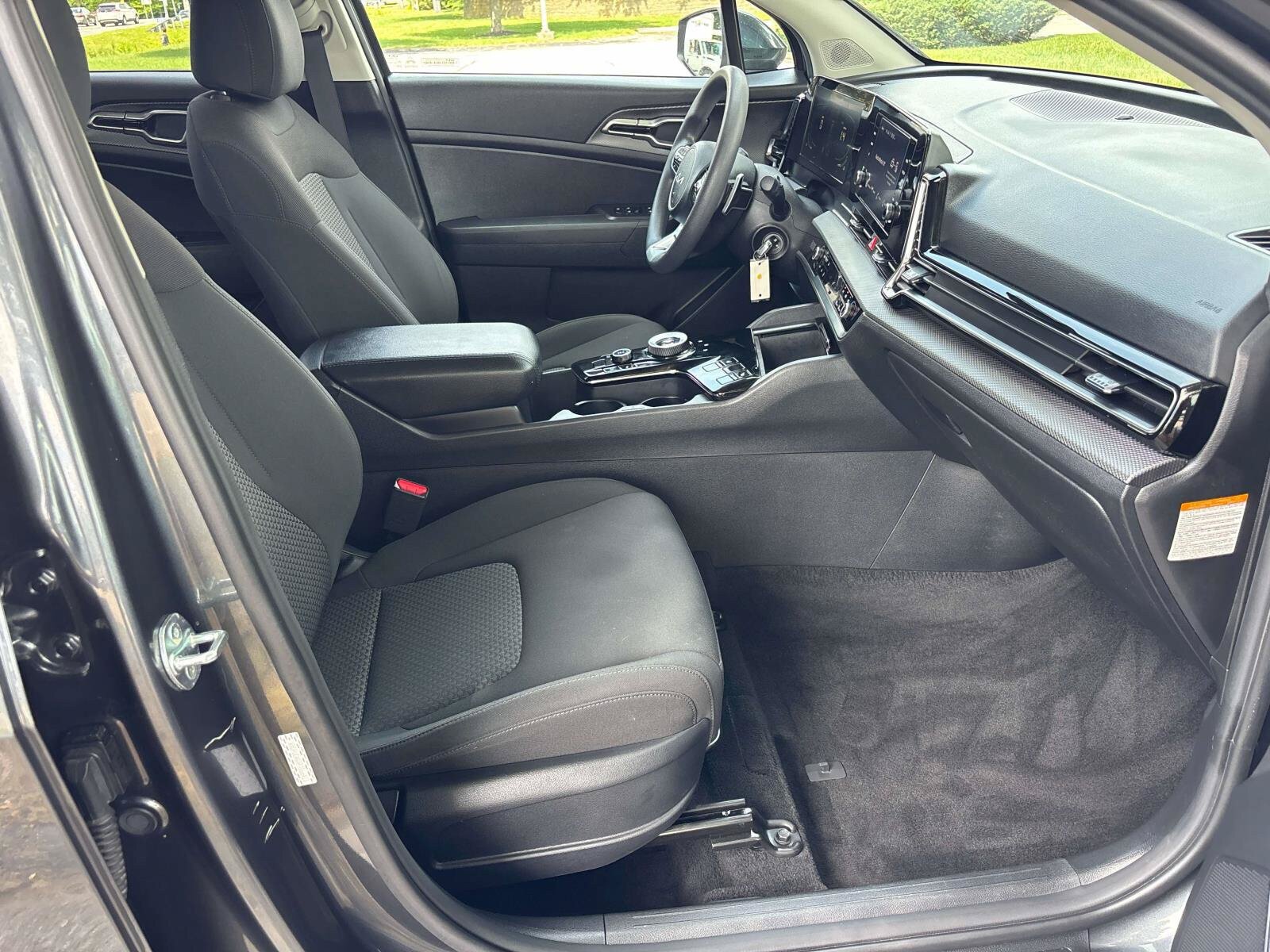 Used 2023 Kia Sportage LX AWD/4WD image 17