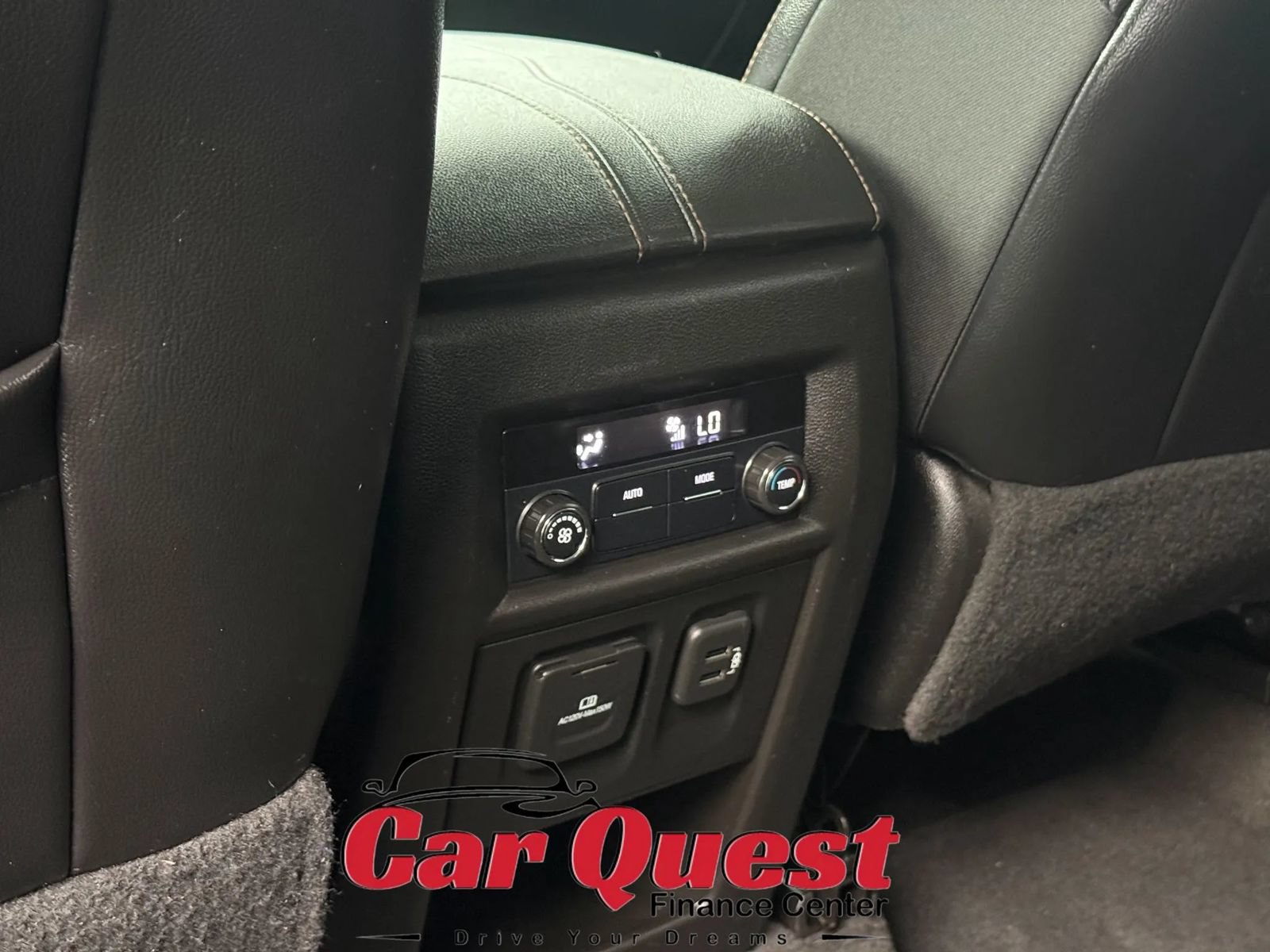 Used 2019 Chevrolet Traverse RS AWD/4WD image 28