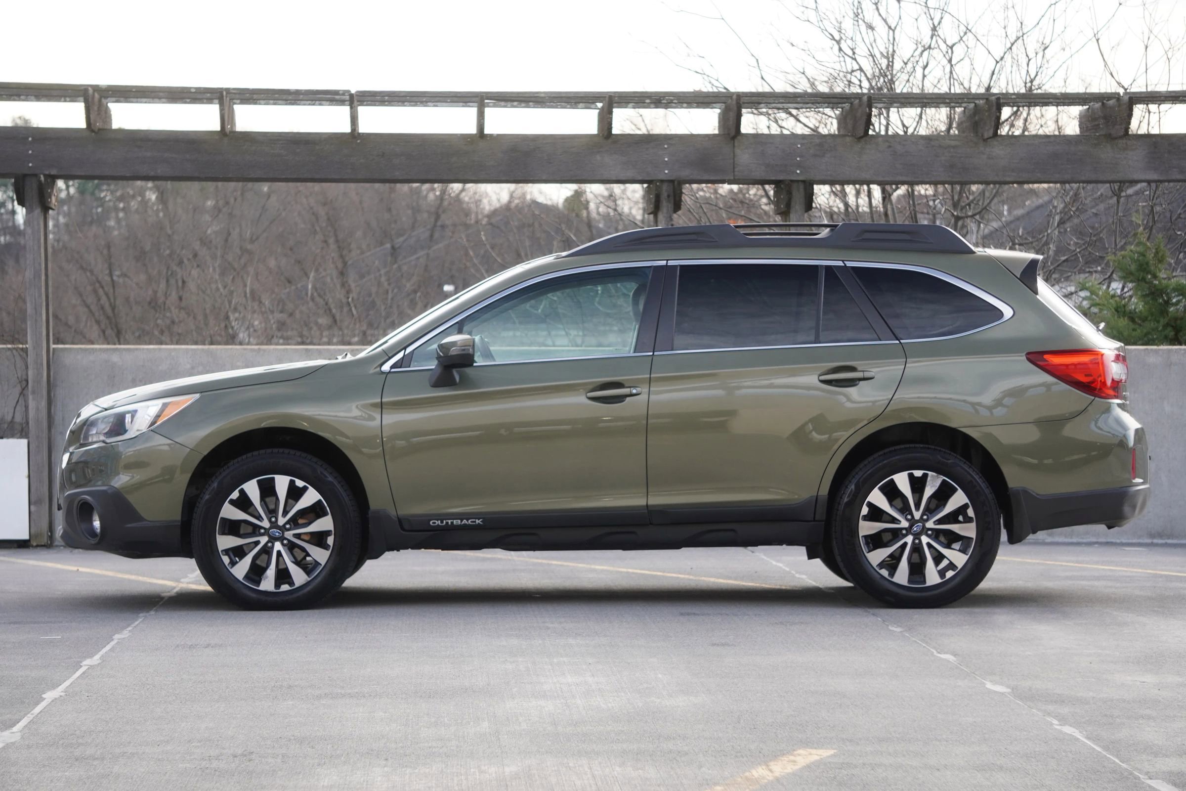 Used 2015 Subaru Outback 2.5i Limited image 3