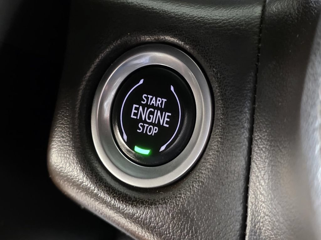 Used 2022 GMC Yukon SLE w/ Gmc Pro Safety Plus Package RWD image 16