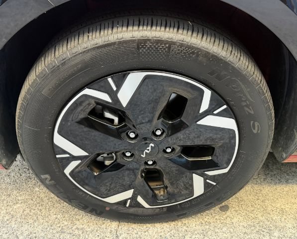 Used 2023 Kia Niro Wind w/ Wind Preserve Package FWD image 30