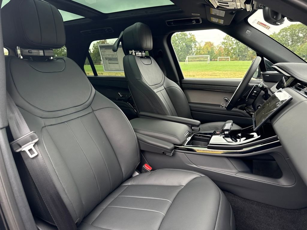 New 2025 Land Rover Range Rover Sport SE image 21