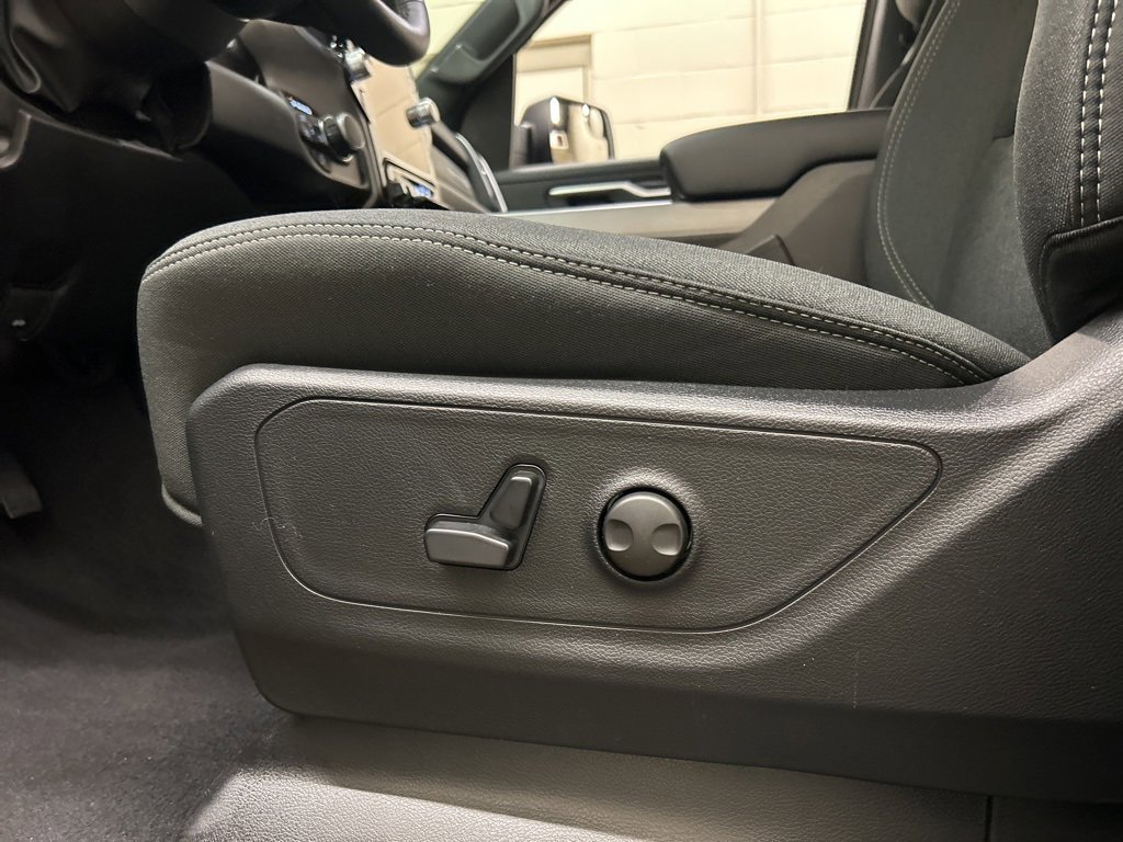 New 2026 RAM 1500 4x4 Crew Cab image 27