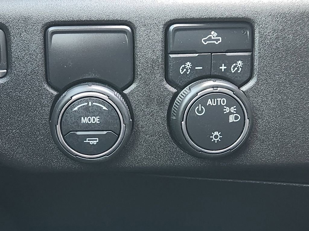 Used 2024 Chevrolet Silverado 1500 LT image 24