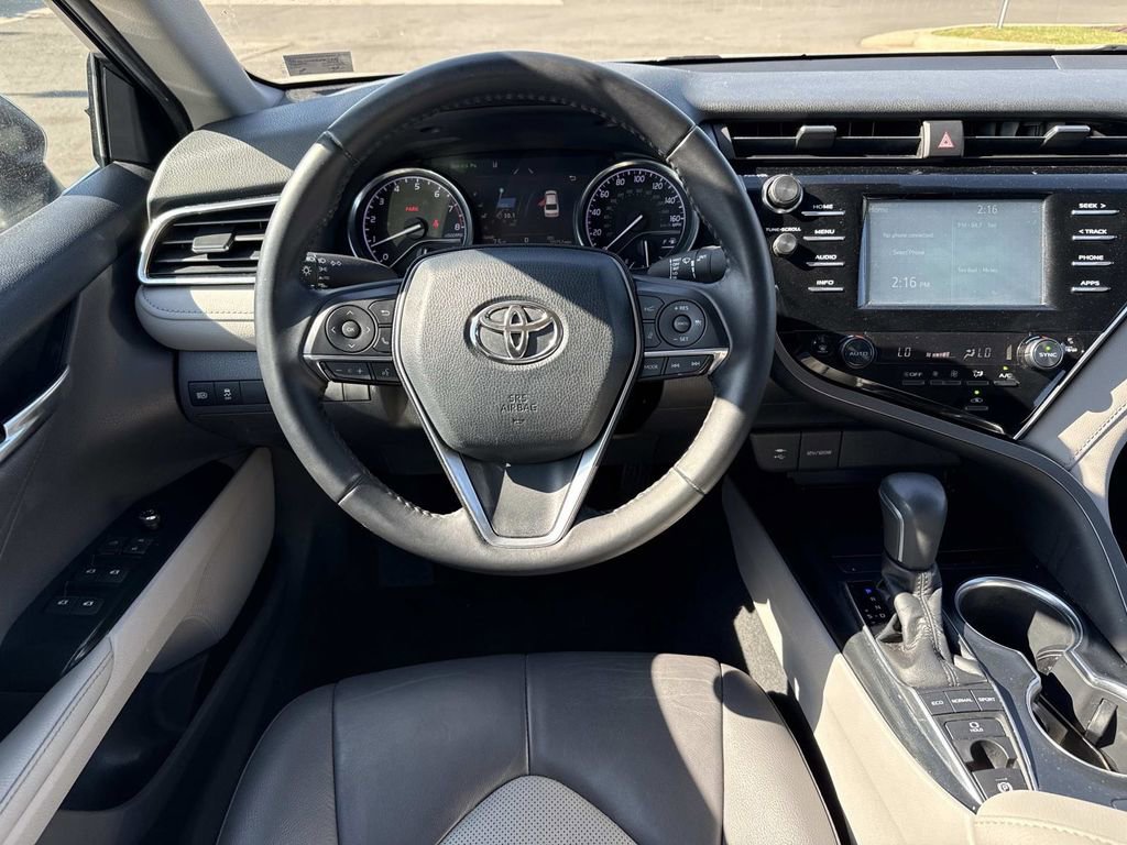 Used 2018 Toyota Camry XLE FWD image 12