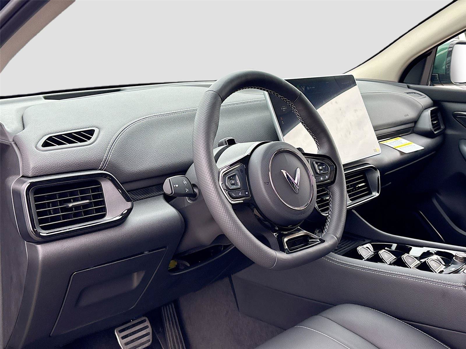 New 2025 VinFast VF 8 Eco AWD/4WD image 9
