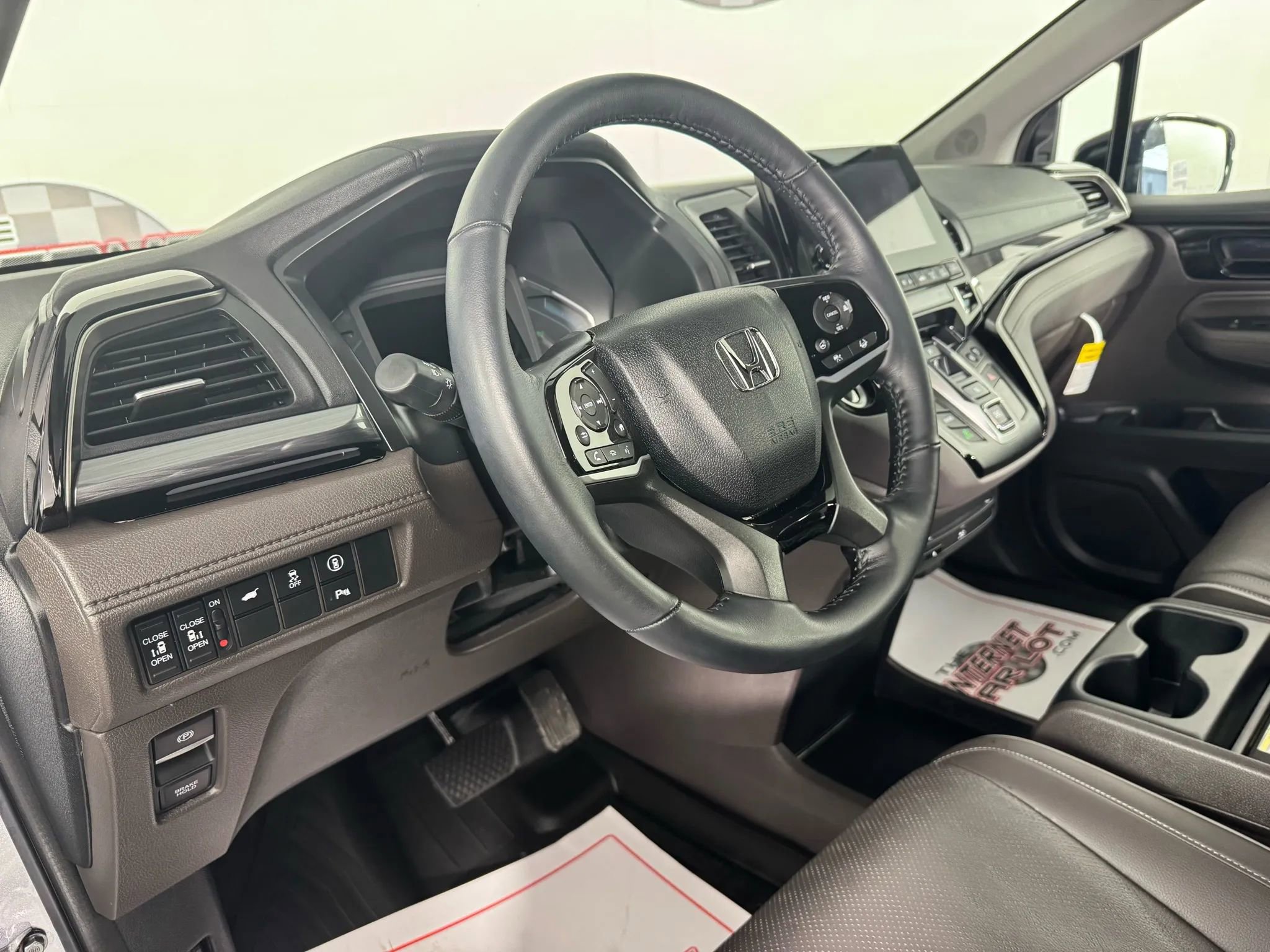 Used 2024 Honda Odyssey Elite image 10
