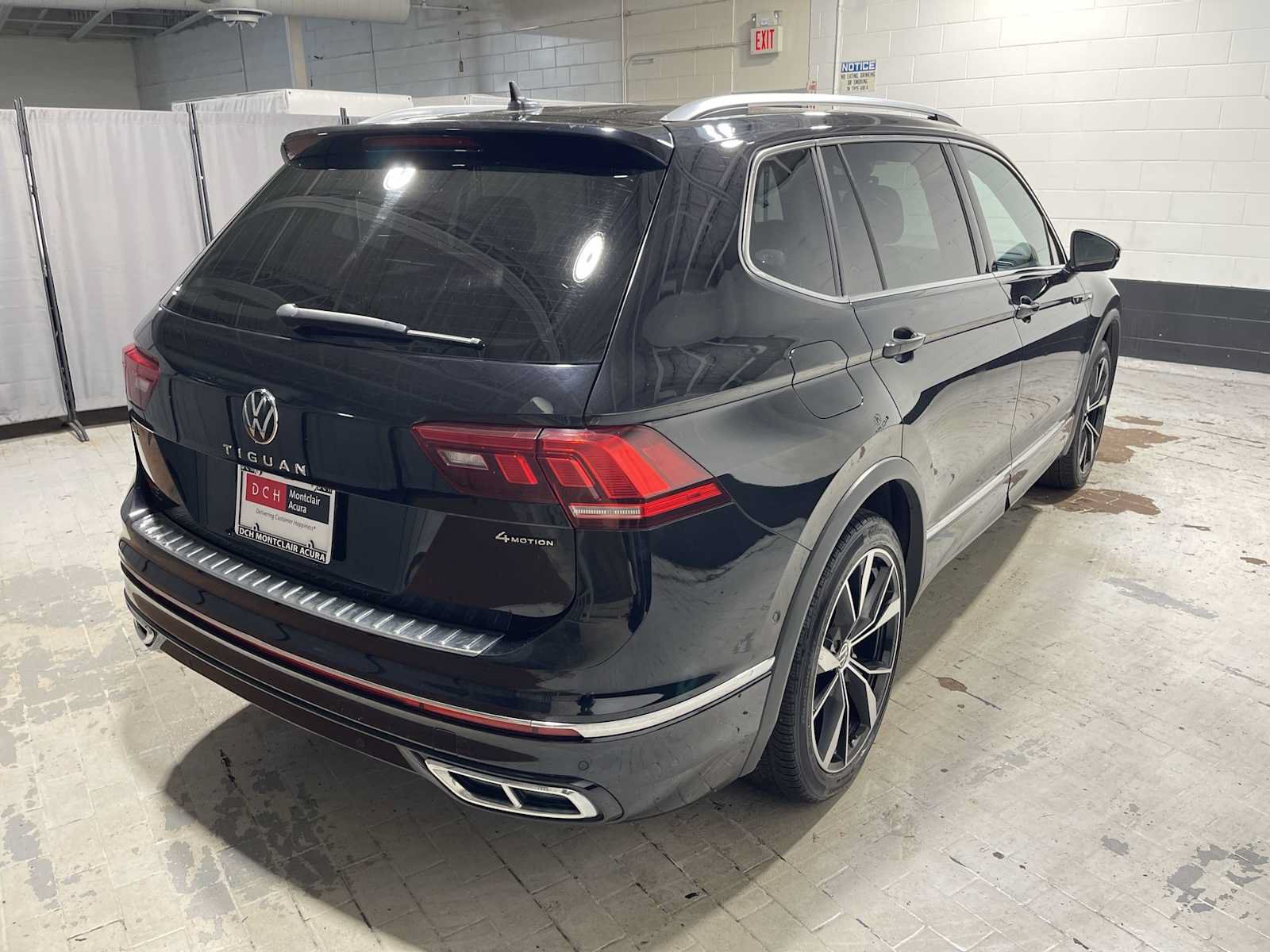 Used 2022 Volkswagen Tiguan SEL R-Line AWD/4WD image 26