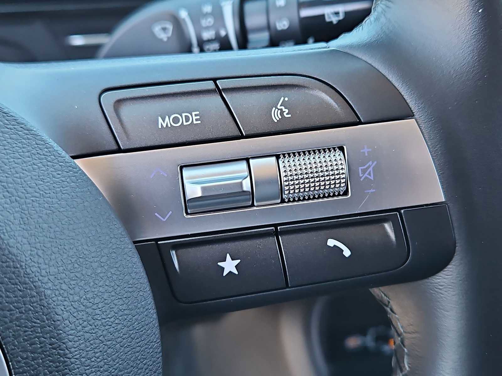 Certified 2025 Hyundai Kona SEL image 24