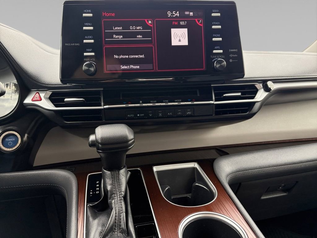 Used 2021 Toyota Sienna LE image 13