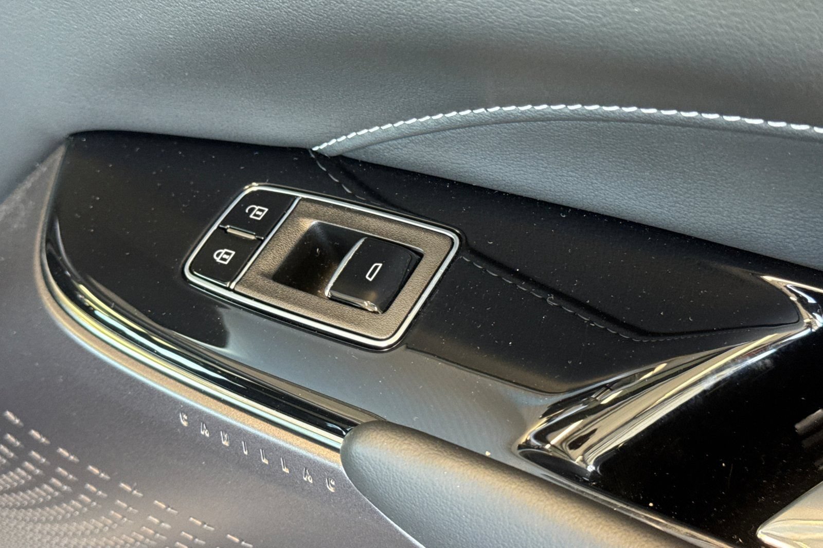 Certified 2024 Cadillac Lyriq Tech RWD image 21
