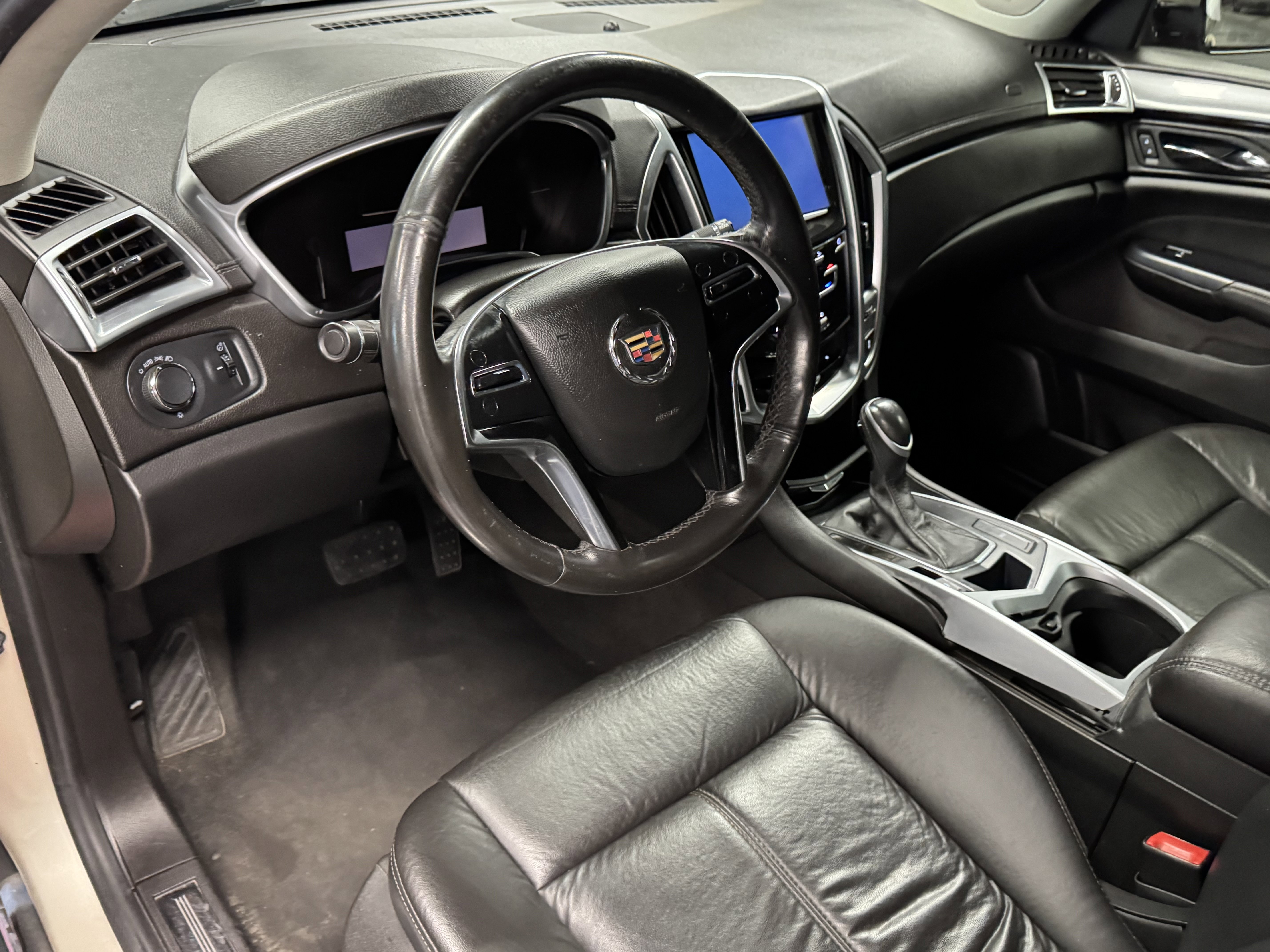 Used 2015 Cadillac SRX FWD image 9