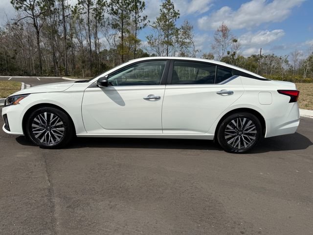 Used 2025 Nissan Altima 2.5 SV image 9