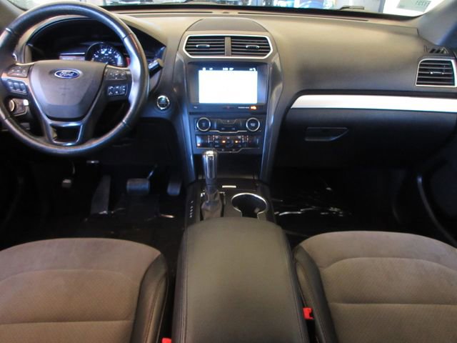 Used 2017 Ford Explorer XLT w/ Equipment Group 202A image 21