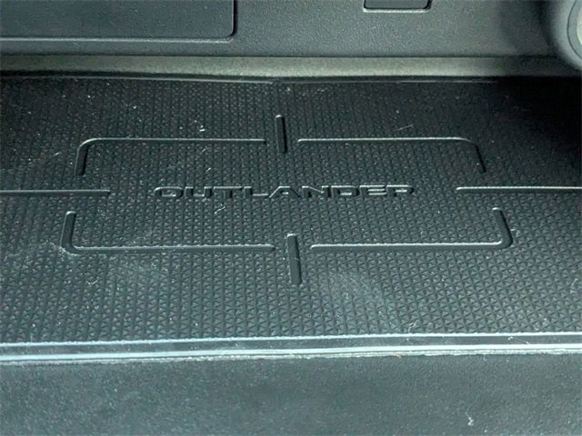 New 2025 Mitsubishi Outlander SE image 25