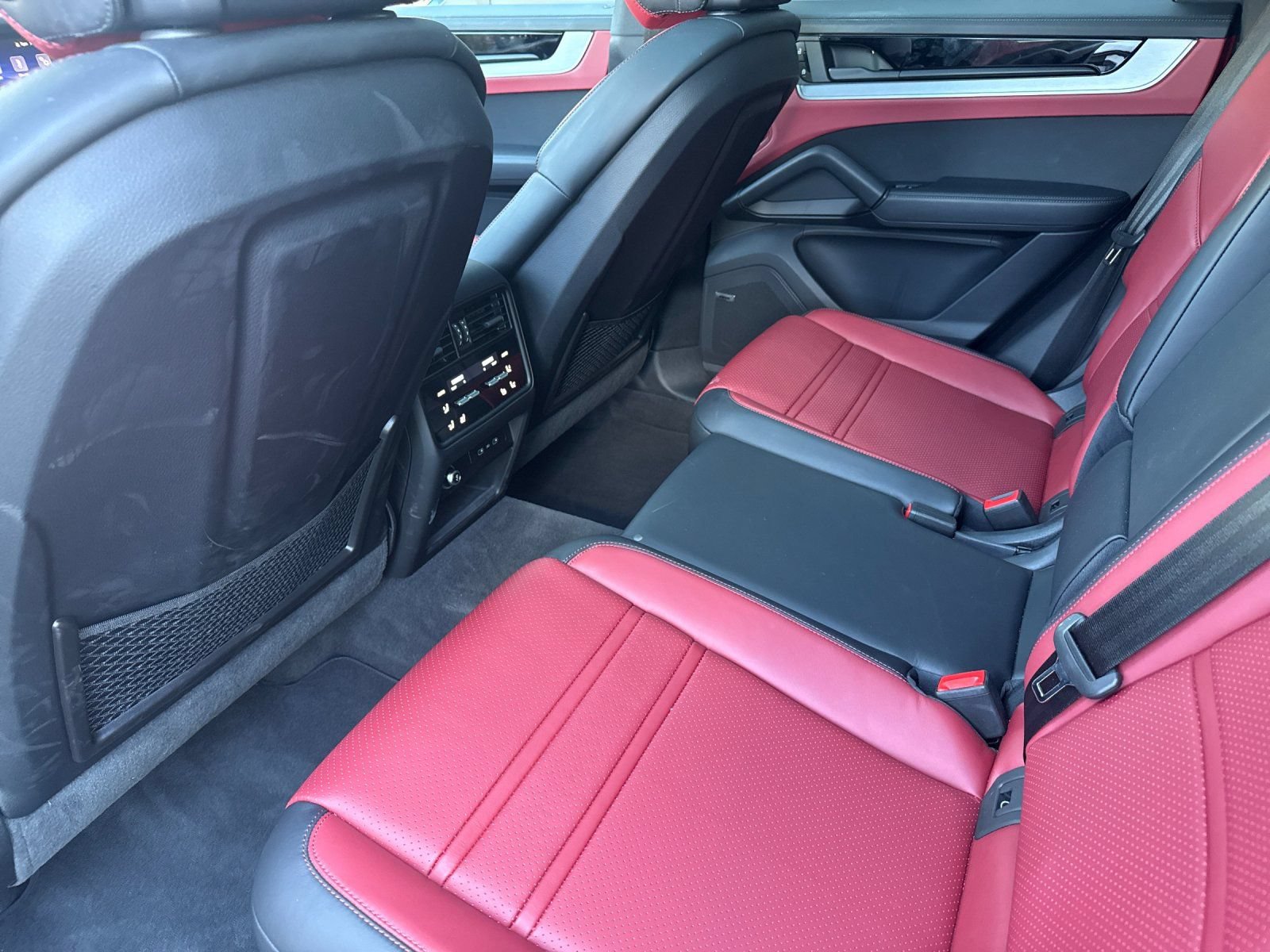 Certified 2026 Porsche Cayenne S AWD/4WD image 14