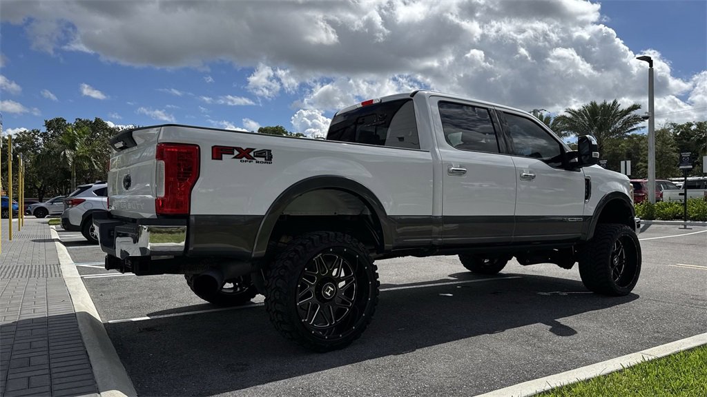 Used 2017 Ford F350 Lariat w/ Chrome Package image 25