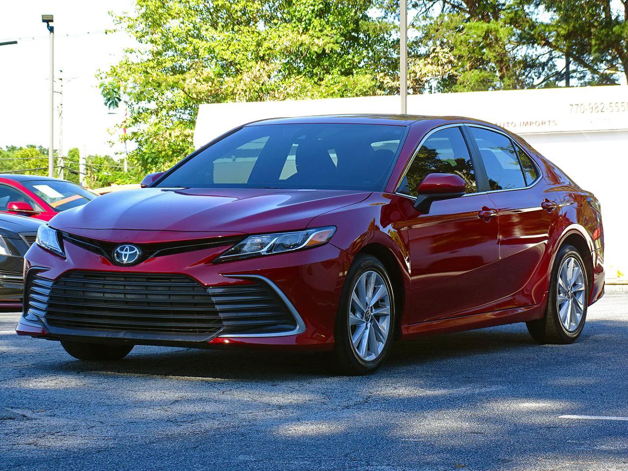 Used 2023 Toyota Camry LE FWD image 5