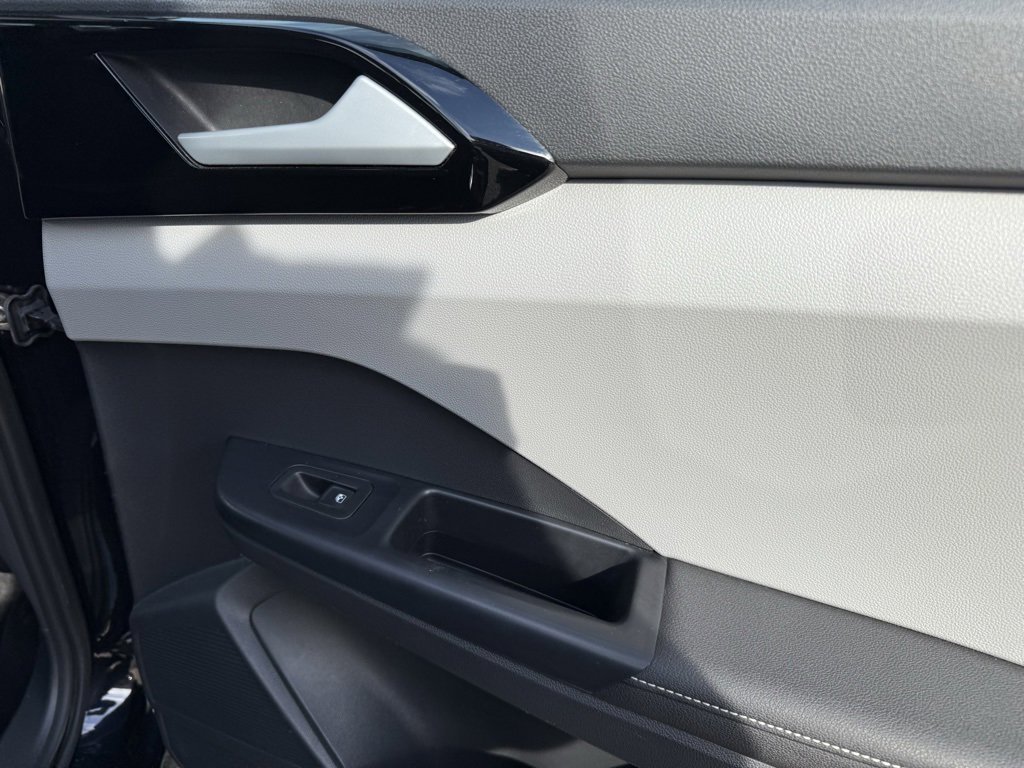 Used 2024 Volkswagen Taos S image 37