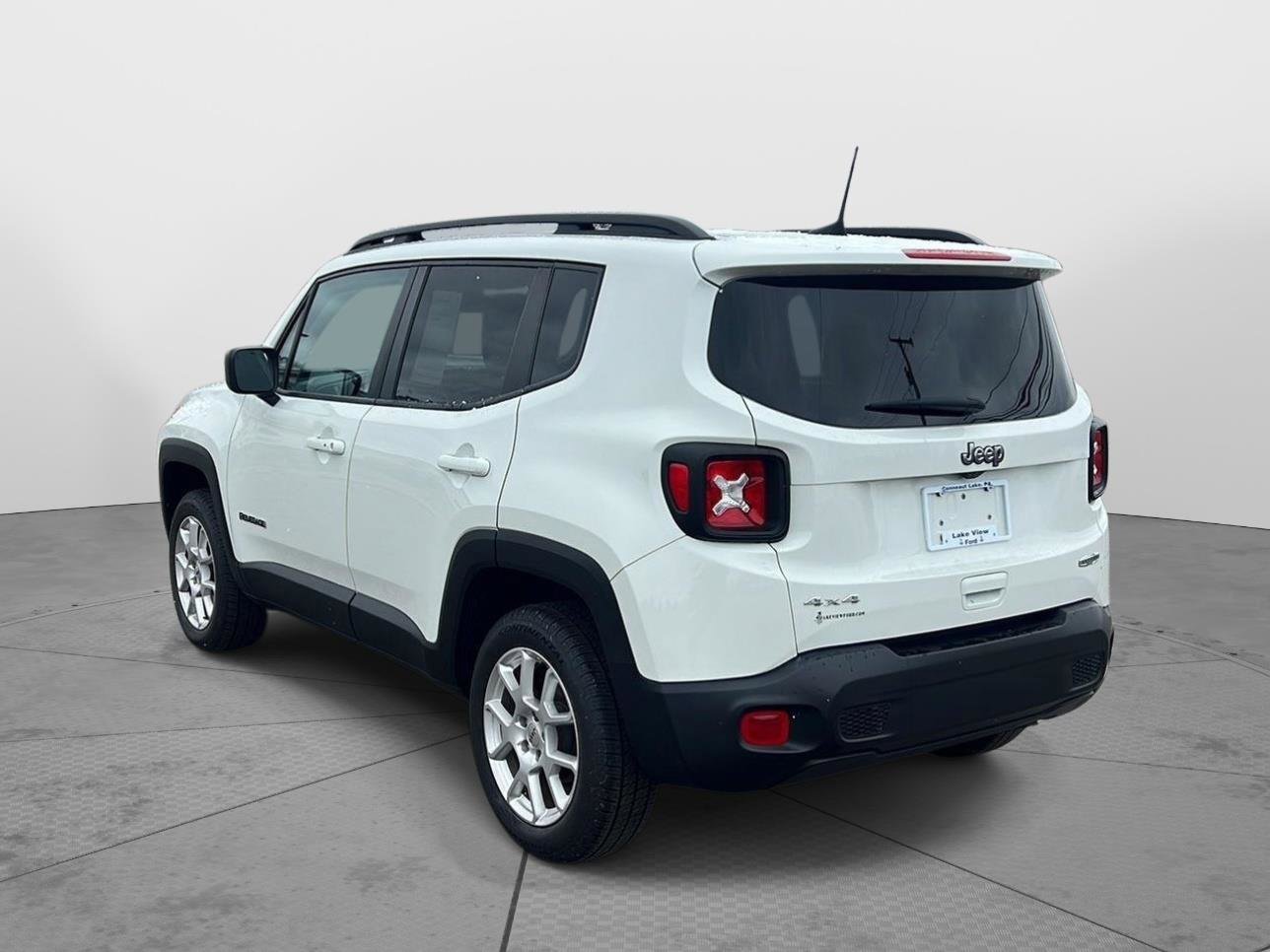 Used 2022 Jeep Renegade Latitude AWD/4WD image 10