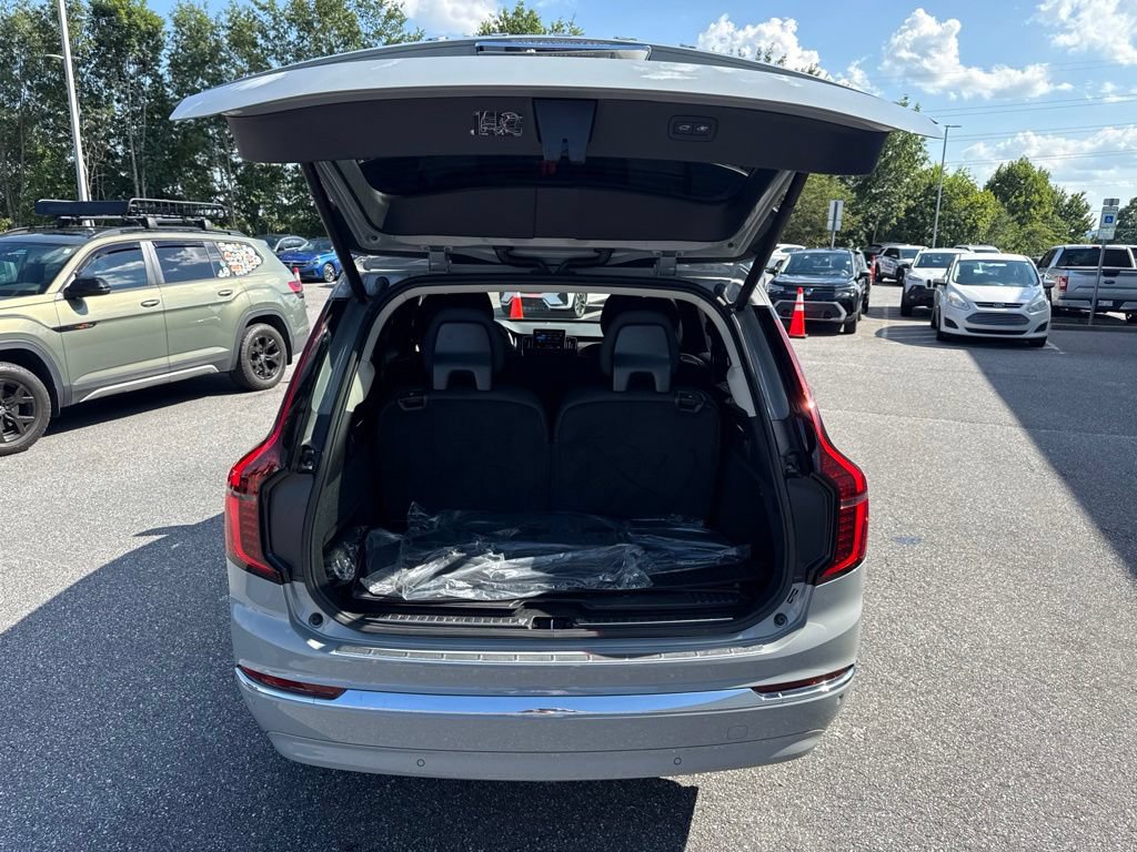 Used 2026 Volvo XC90 B6 Plus w/ Protection Package Premier AWD/4WD image 11