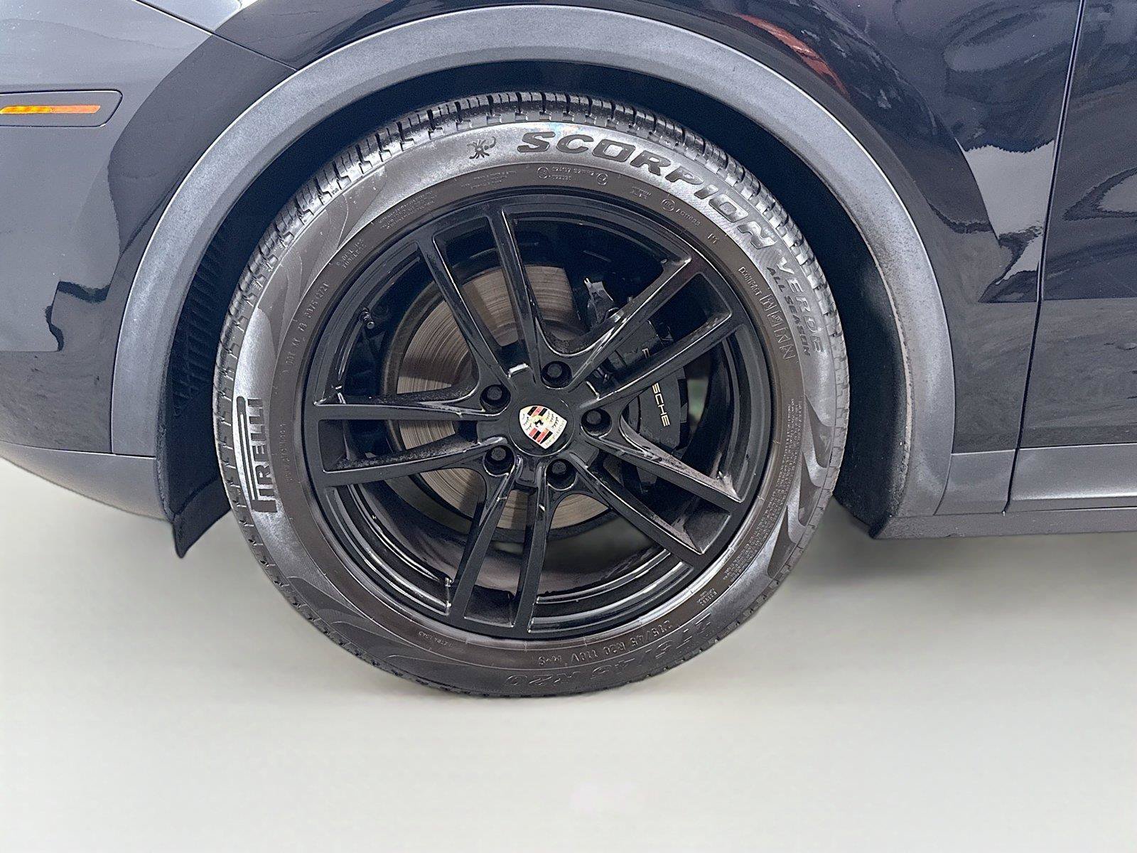 Used 2020 Porsche Cayenne AWD/4WD image 26